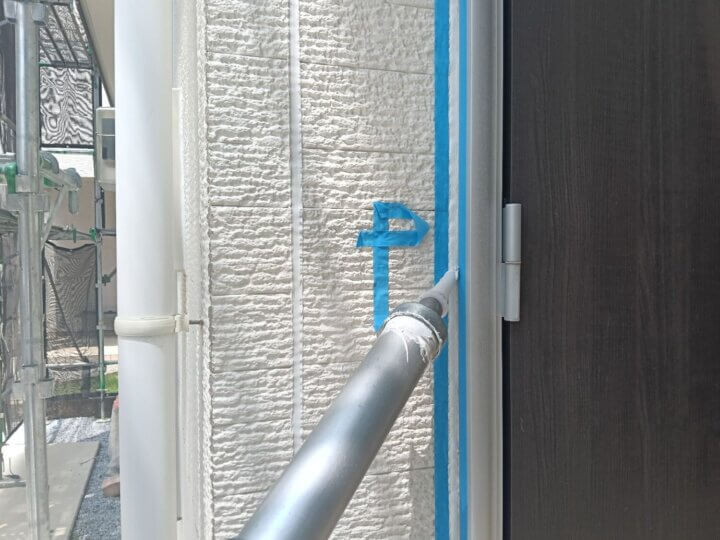 【充填】建具廻りコーキング