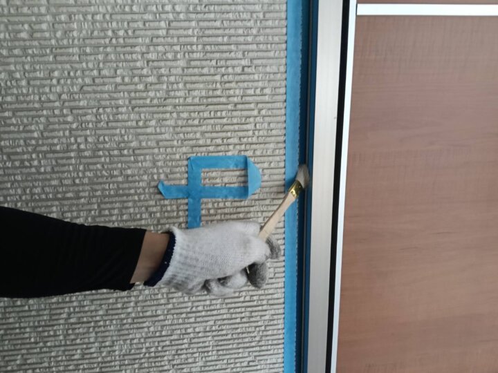 【充填】建具廻りコーキング