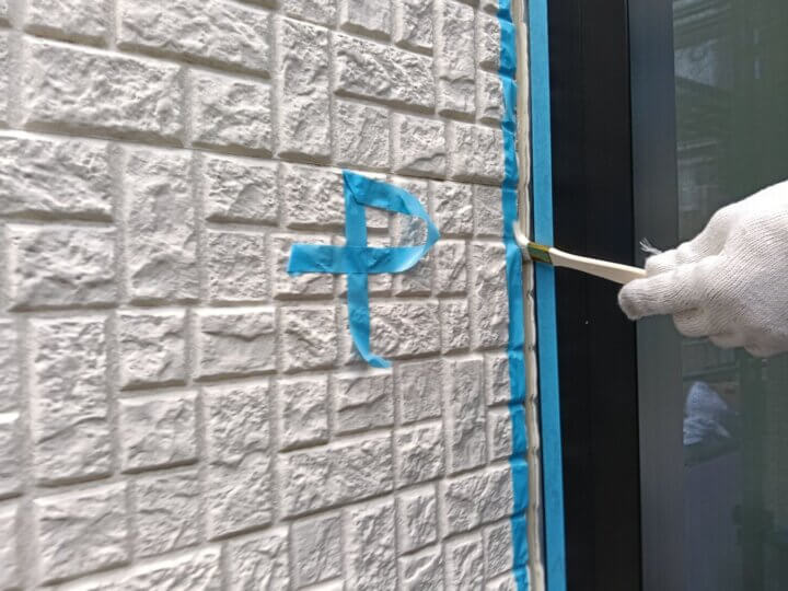 【プライマー塗布】建具廻りコーキング