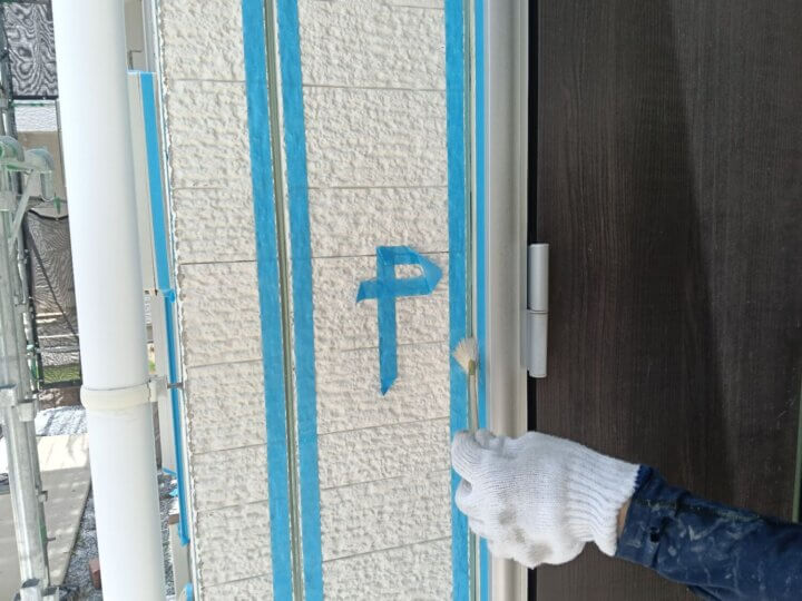【プライマー塗布】建具廻りコーキング