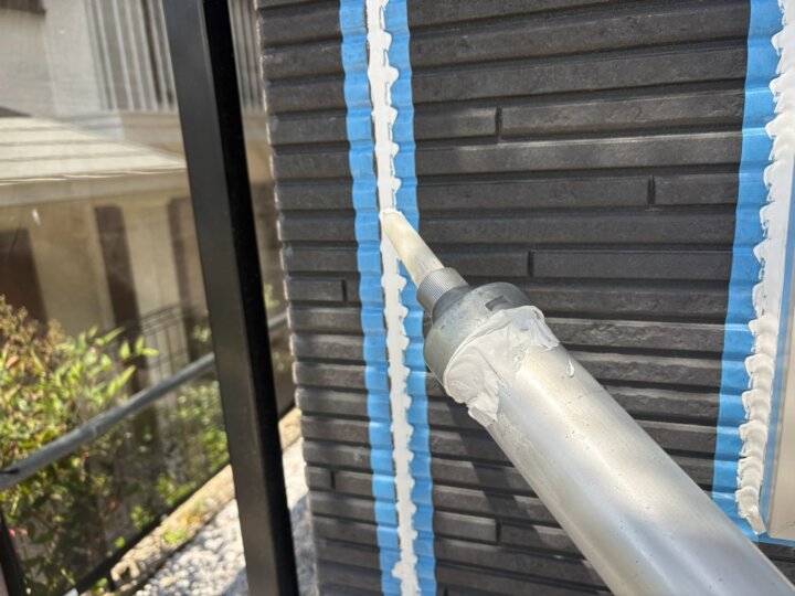 【充填】板間目地コーキング