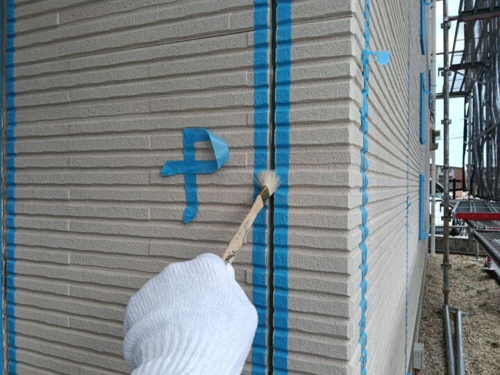 【プライマー塗布】板間目地コーキング