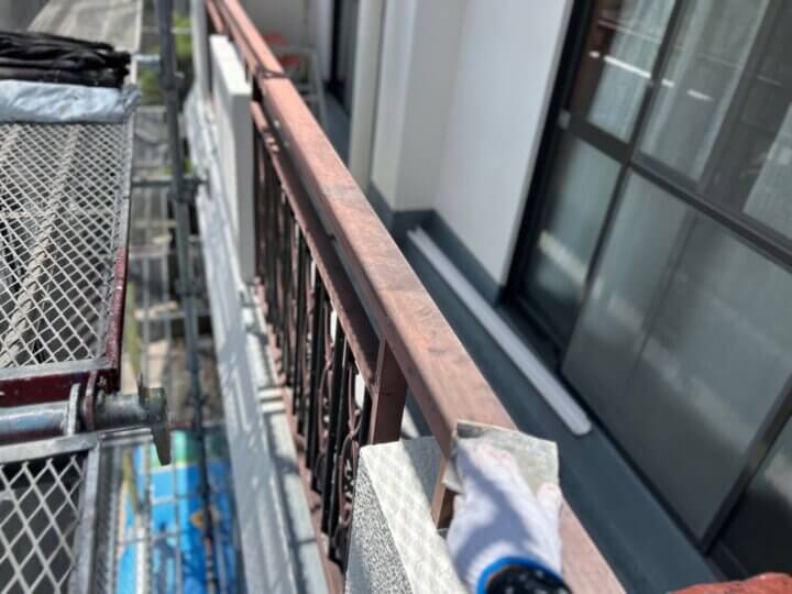 【ケレン(錆落とし)】ベランダ笠木