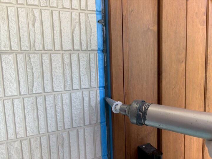 【充填】建具廻りコーキング