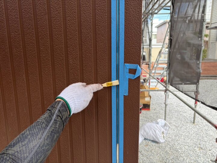 【プライマー塗布】板間目地コーキング