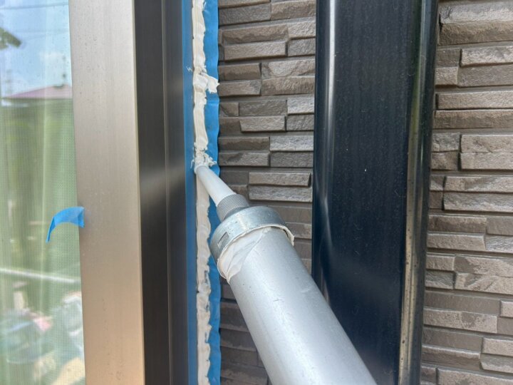 【充填】建具廻りコーキング