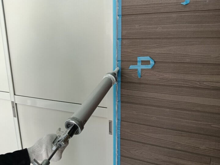 【充填】建具廻りコーキング